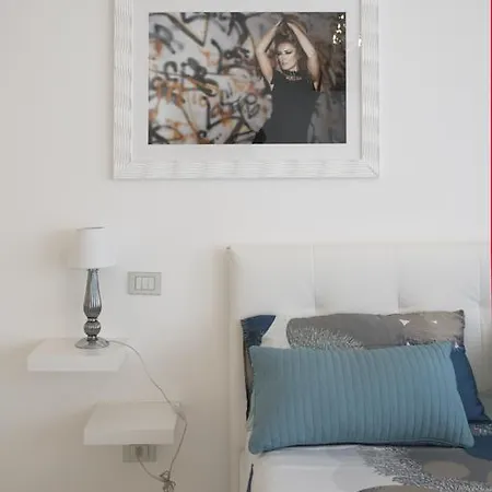 Artist's Appartement *